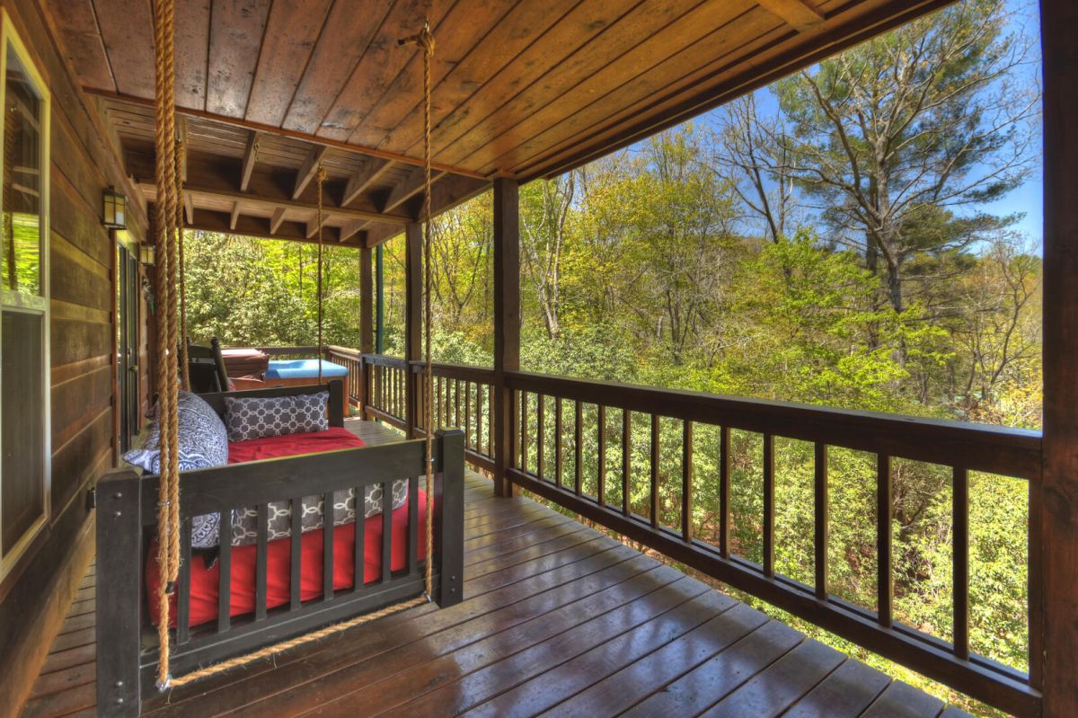 Four Ridges Lodge | Cherry Log, GA | Morning Breeze Cabin Rentals