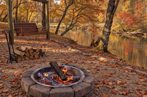 Relaxing River Retreat
