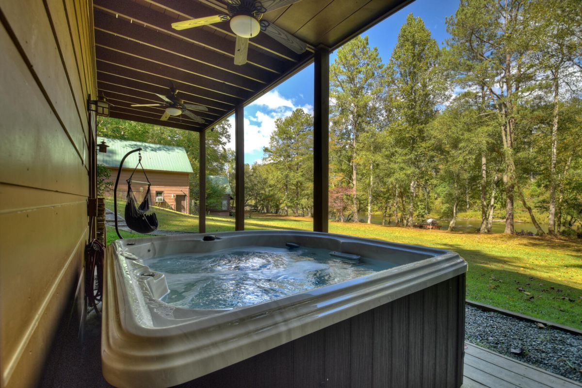 Crescent Moon on the River | Ellijay, GA | Morning Breeze Cabin Rentals