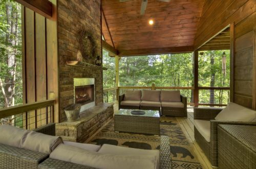 Papa Bear Lodge