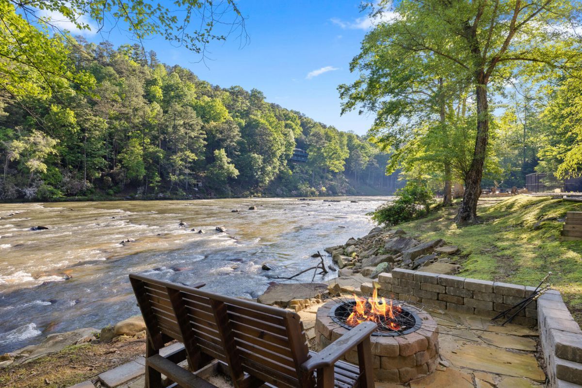outdoor area of North Georgia cabin rental