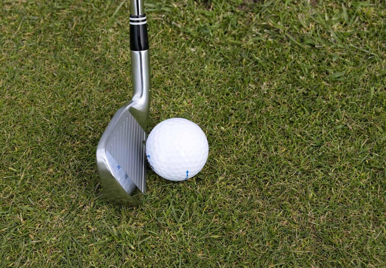 golf ball and putter